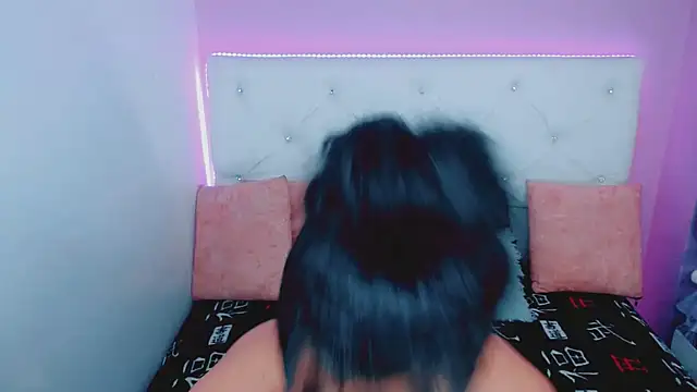 Snapshot of Amanda_bigx chatting on October 25, 4:42 am Amanda bigx online show from October 25, 4:42 am