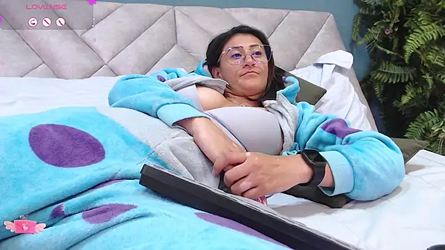 SharisWillian online show from March 12, 10:26 am