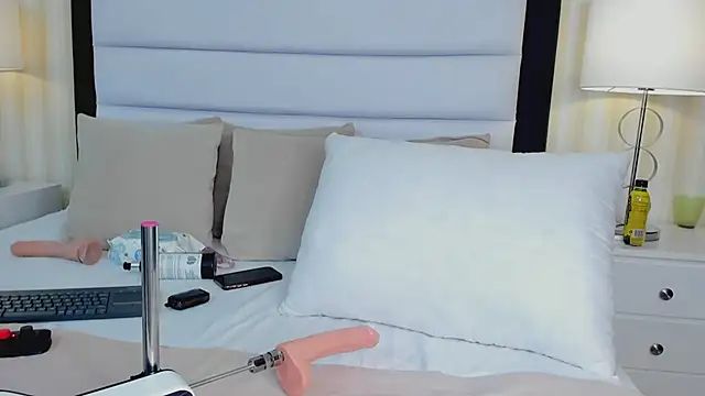 MiaSweeths online show from January 9, 3:01 pm