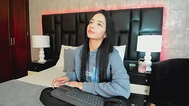 MiaSweeths online show from February 6, 11:32 am