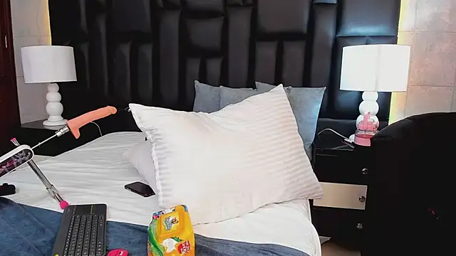 MiaSweeths online show from February 27, 6:31 pm