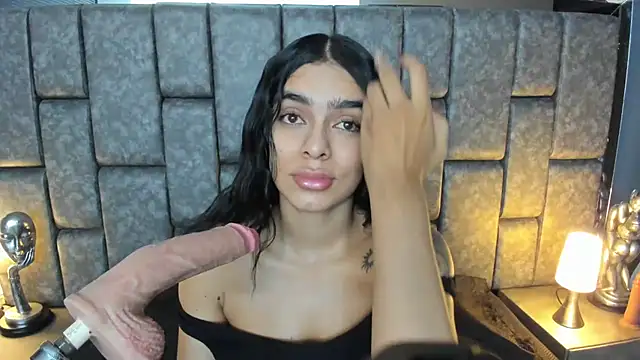 Snapshot of Foxy_Assh_ chatting on February 16, 11:38 am Foxy Assh online show from February 16, 11:38 am