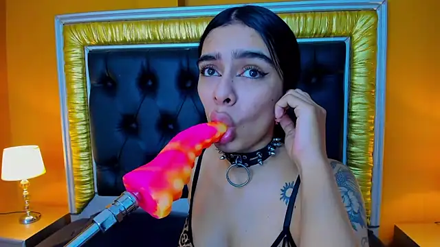 Snapshot of Foxy_Assh_ chatting on March 21, 11:55 am Foxy Assh online show from March 21, 11:55 am