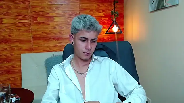 Bastiaan 28 online show from December 18, 2:53 am