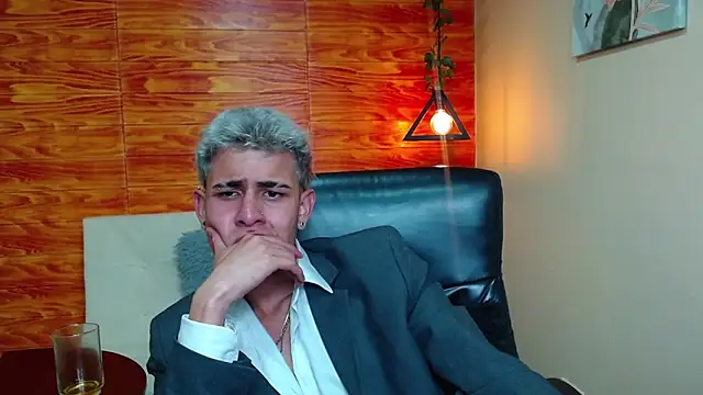 Bastiaan 28 online show from December 18, 9:04 am