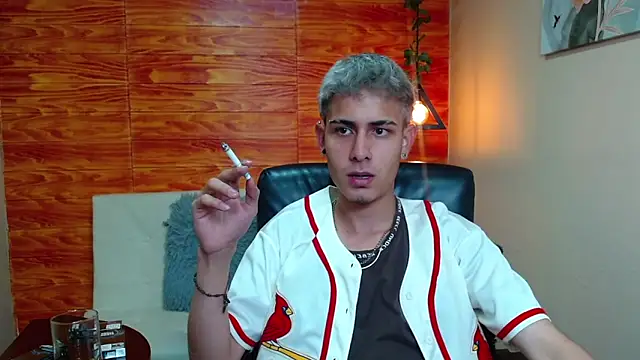 Bastiaan 28 online show from December 20, 1:36 am