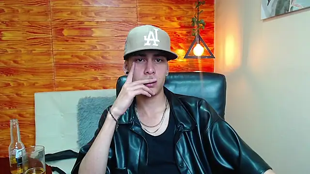 Bastiaan 28 online show from December 24, 5:16 am