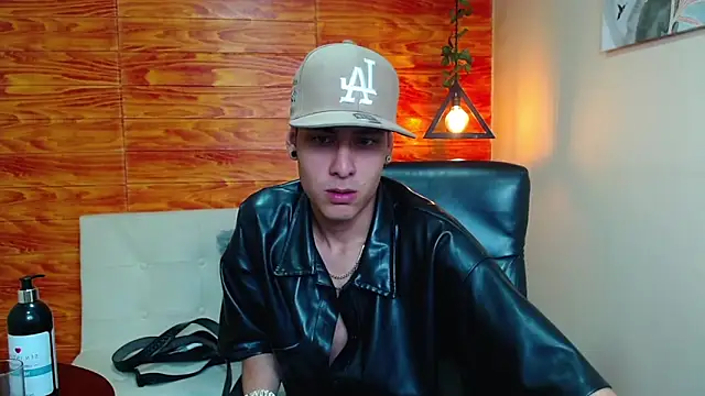 Bastiaan 28 online show from January 5, 11:15 am