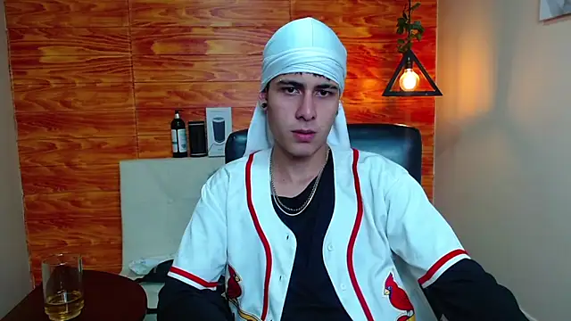 Bastiaan 28 online show from January 12, 3:49 am