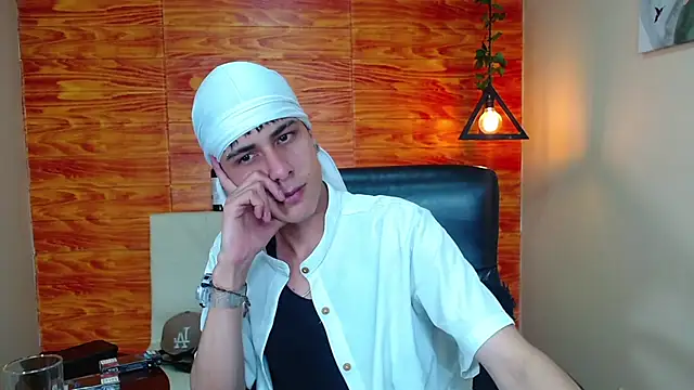 Bastiaan 28 online show from January 15, 1:02 am