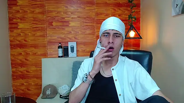 Bastiaan 28 online show from January 15, 4:04 am