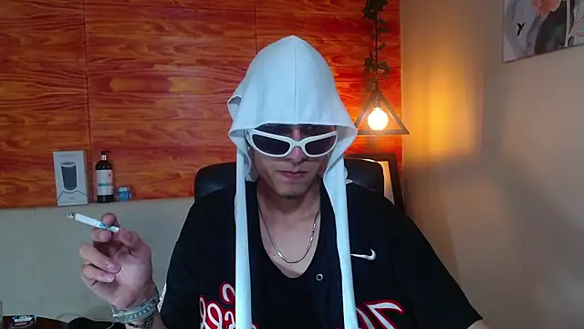 Bastiaan 28 online show from February 12, 3:18 am