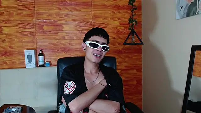 Bastiaan 28 online show from February 12, 9:20 am