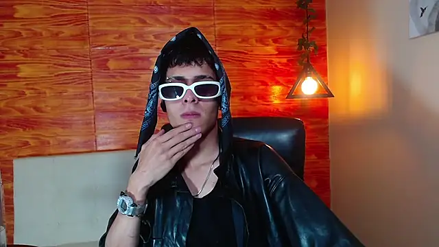 Bastiaan 28 online show from February 17, 3:15 am