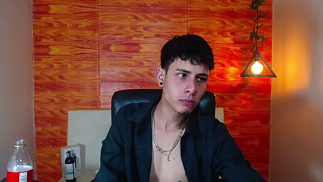 Bastiaan 28 online show from March 14, 5:38 am