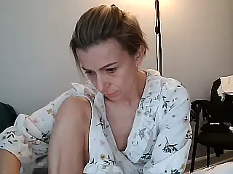 anechka1 online show from December 10, 1:44 pm