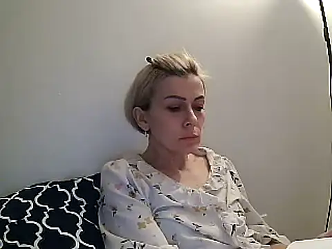 anechka1 online show from February 6, 12:54 am