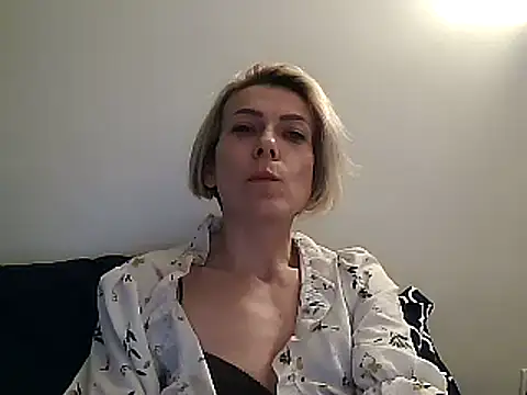 anechka1 online show from February 17, 12:32 am