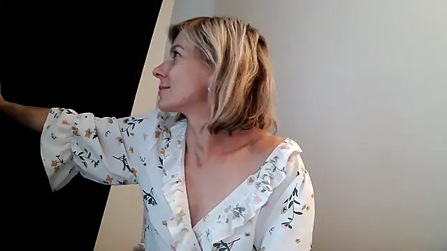 anechka1 online show from October 21, 11:55 am