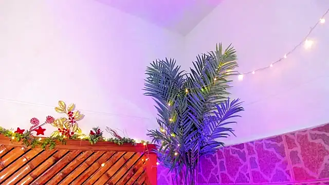 kimberly Gonzalez1 online show from December 18, 6:43 am