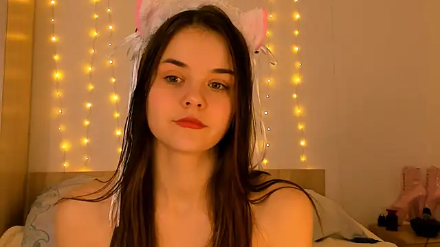 Snapshot of evelinal_ove chatting on February 1, 1:09 pm evelinal ove online show from February 1, 1:09 pm