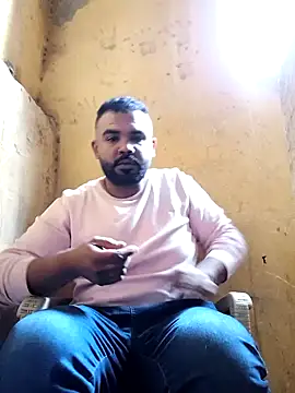 ListedLoin online show from February 4, 12:00 pm