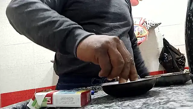 ListedLoin online show from March 1, 12:23 pm