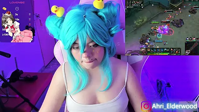 Snapshot of Ahri_Elderwood chatting on December 9, 8:00 am Ahri Elderwood online show from December 9, 8:00 am