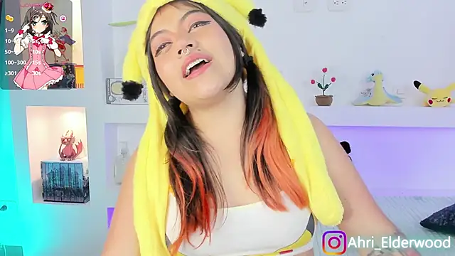 Snapshot of Ahri_Elderwood chatting on December 20, 5:36 am Ahri Elderwood online show from December 20, 5:36 am