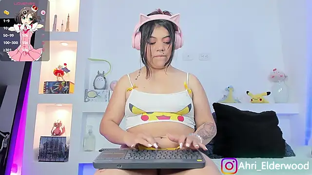 Snapshot of Ahri_Elderwood chatting on December 23, 6:44 am Ahri Elderwood online show from December 23, 6:44 am