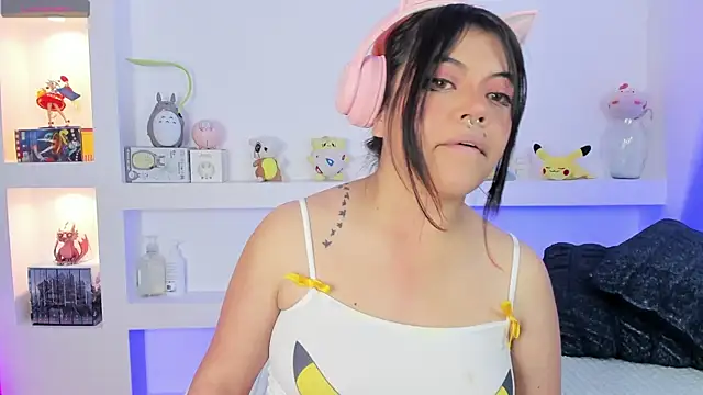 Snapshot of Ahri_Elderwood chatting on December 27, 3:31 am Ahri Elderwood online show from December 27, 3:31 am