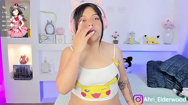 Snapshot of Ahri_Elderwood chatting on December 27, 6:35 am Ahri Elderwood online show from December 27, 6:35 am