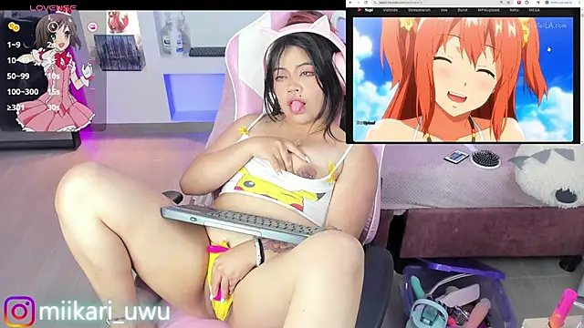 Snapshot of Ahri_Elderwood chatting on January 22, 9:46 am Ahri Elderwood online show from January 22, 9:46 am