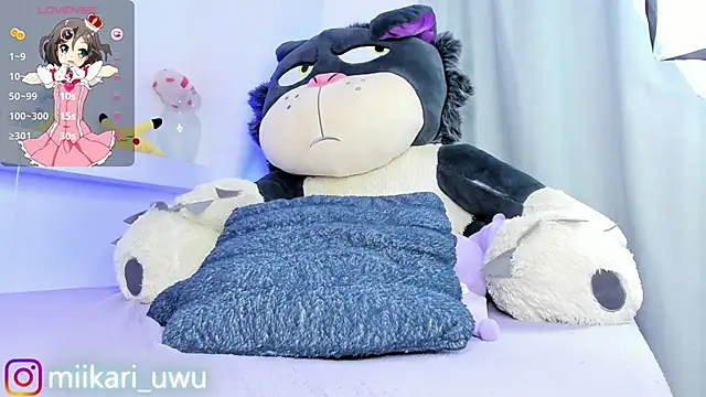 Snapshot of Ahri_Elderwood chatting on February 4, 7:18 am Ahri Elderwood online show from February 4, 7:18 am