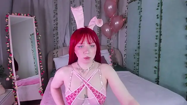 Love is Lola online show from February 14, 1:13 am