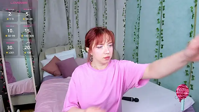 Love is Lola online show from March 20, 1:13 am