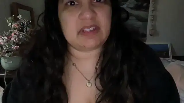 Snapshot of MelanieFawker chatting on October 28, 6:10 pm MelanieFawker online show from October 28, 6:10 pm