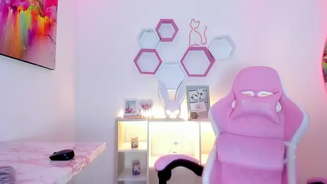 Malu M online show from March 10, 6:01 pm