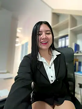 VAL PRINCESS online show from November 5, 9:15 pm