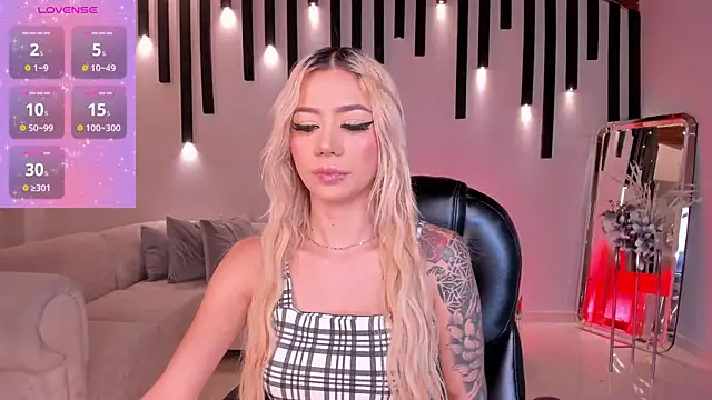 HannaConnor  online show from October 13, 8:53 pm