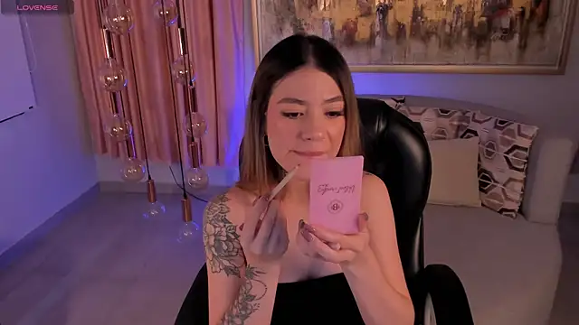 ViolettHansson online show from March 5, 9:37 pm