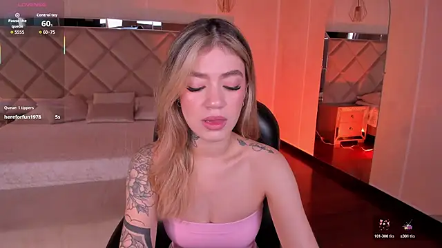 ViolettHansson online show from November 23, 5:13 pm