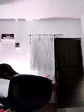 lunanataly online show from January 21, 3:54 pm