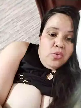 lunanataly online show from February 25, 11:44 pm