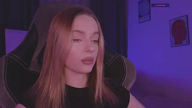 Snapshot of _MayShy_ chatting on September 9, 9:58 pm MayShy online show from September 9, 9:58 pm