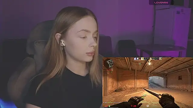 Snapshot of _MayShy_ chatting on December 5, 5:27 am MayShy online show from December 5, 5:27 am