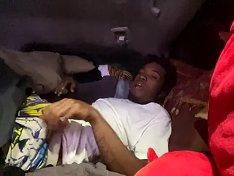 SlimeCrownzOut5 online show from October 31, 3:18 am