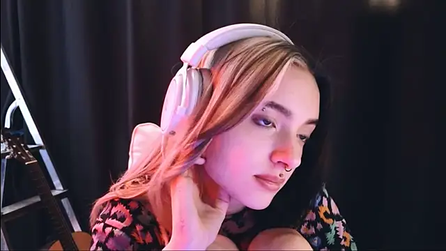 Avi Nile online show from February 6, 5:25 am