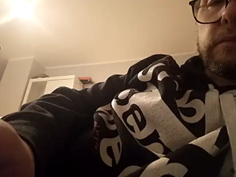 larsgessner30 online show from October 23, 10:30 pm