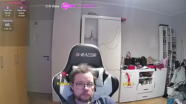 larsgessner30 online show from November 8, 6:29 pm